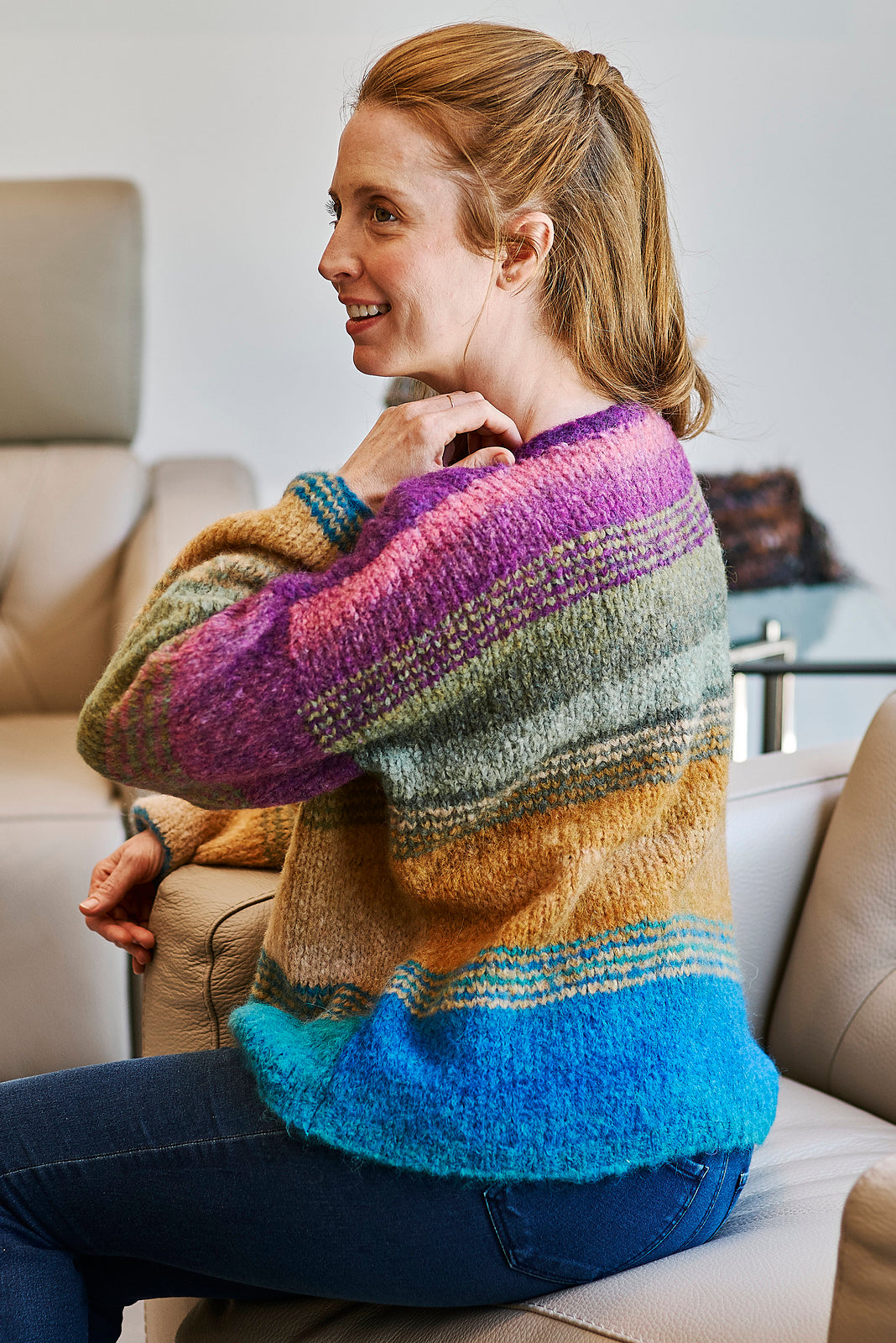 A Lana Grossa Avio Pattern - #6900J - Electric Slide Pullover (PDF)