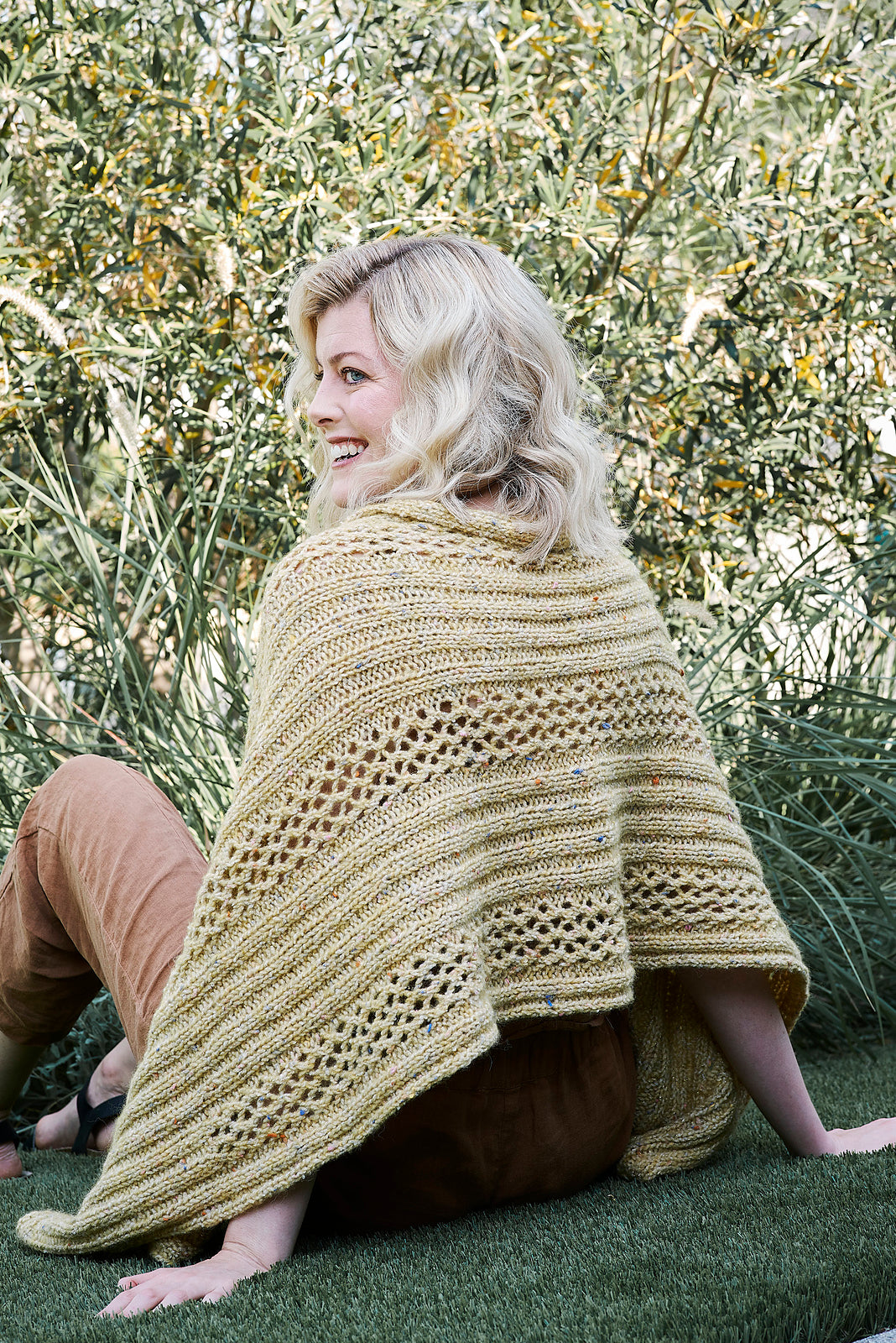 FREE with Purchase of THREE skeins of Trendsetter Yarn - #6901-M - Vibe Ribbed Mitered & Eyelet Wrap (PDF)