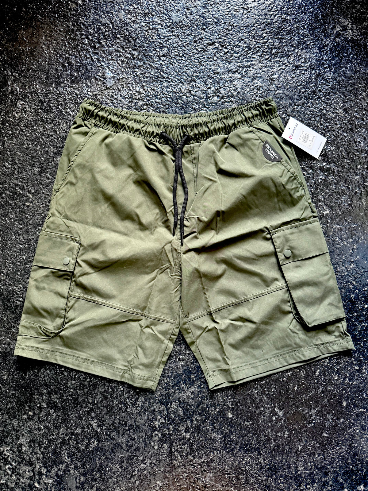 TWO PAIRS of Southpole Basic Tech Woven Nylon Cargo Shorts Men, XL, Olive