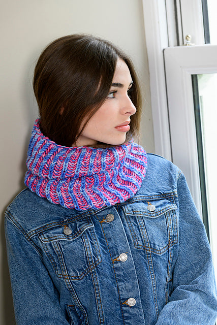 A Araucanie Huasco Chunky Pattern - Raya Cowl (PDF)