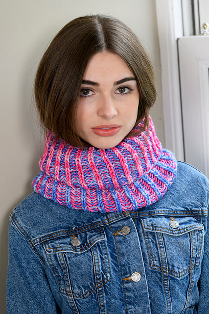 A Araucanie Huasco Chunky Pattern - Raya Cowl (PDF)
