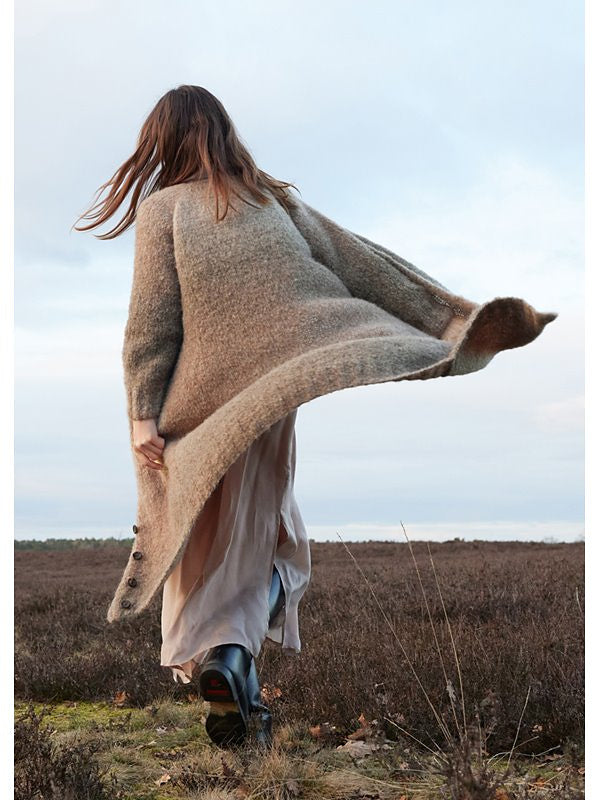 A FREE Lana Grossa Avio Pattern - Raglan Coat - Design 1 (PDF)