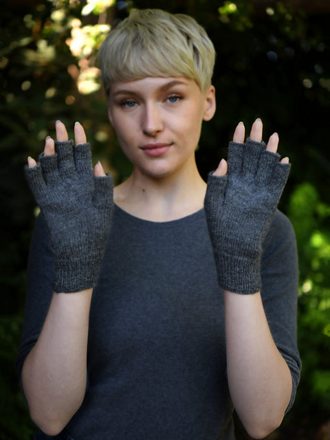 A FREE Cascade 220 Fingering Pattern - Ribbed Fingerless Gloves (PDF)