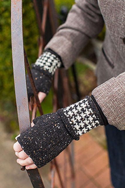 A Churchmouse Yarns and Teas Pattern - Colorwork Cuffs (PDF)
