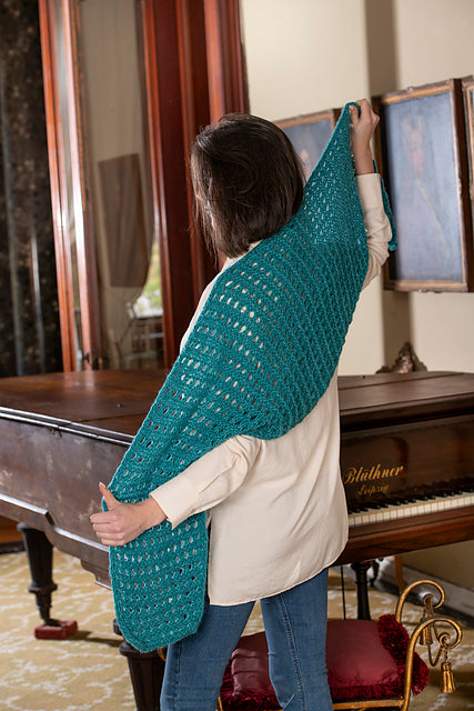 A FREE Juniper Moon Farm Moonshine Bulky Pattern - Rosalie (PDF)