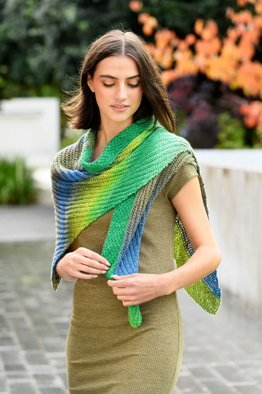 A Juniper Moon Farm Iridescence Pattern - Kilbie Shawl (PDF)