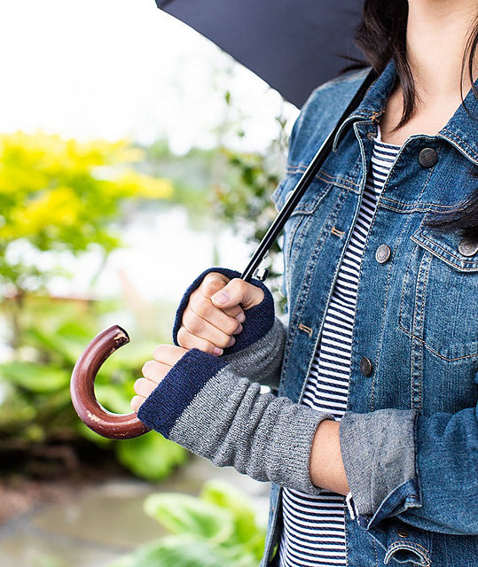 A Churchmouse Yarns and Teas Pattern - Reversible Arm Warmers (PDF)
