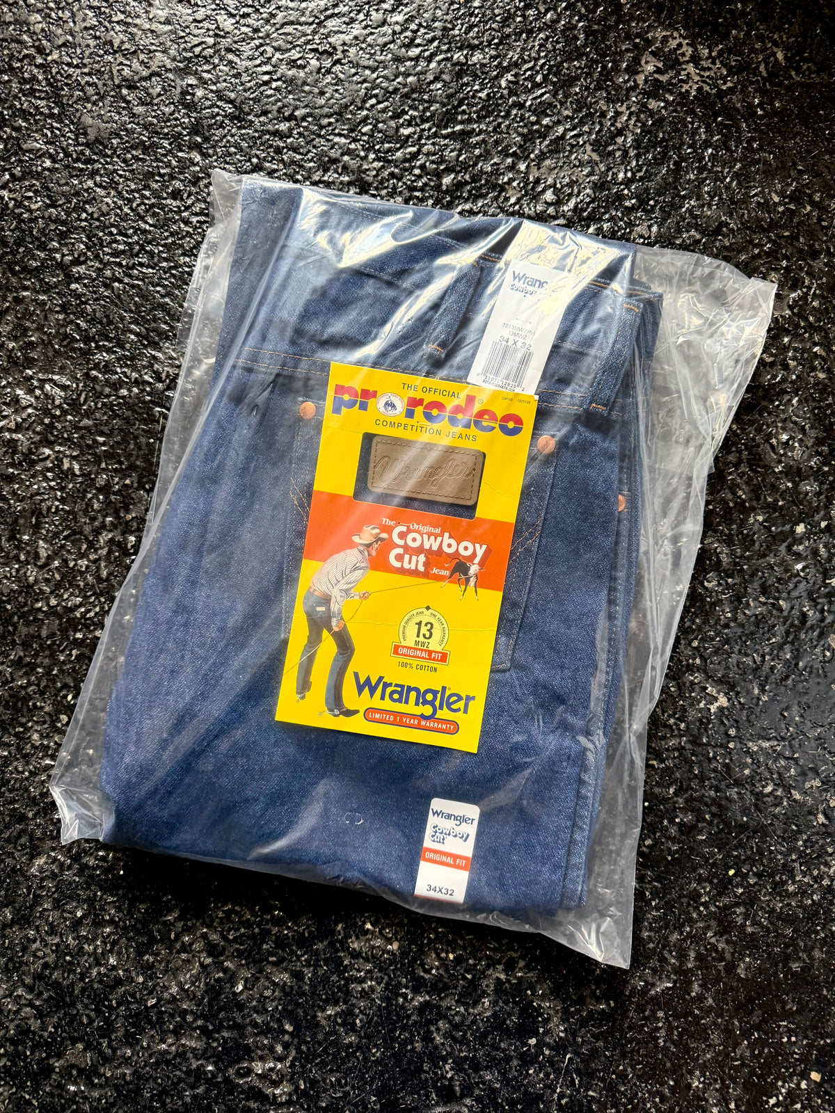 New w/ Small Discoloration on Leg - Wrangler Men's 13MWZ Cowboy Cut Original Fit Jean, 34 x 32
