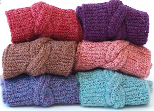 A FREE HiKoo SimpliCria Pattern - Cabled Cowl (PDF)