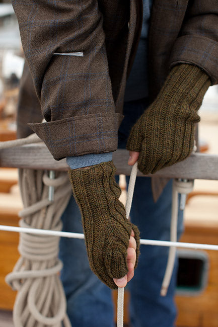 A Churchmouse Yarns and Teas Pattern - Ferryboat Mitts (PDF)