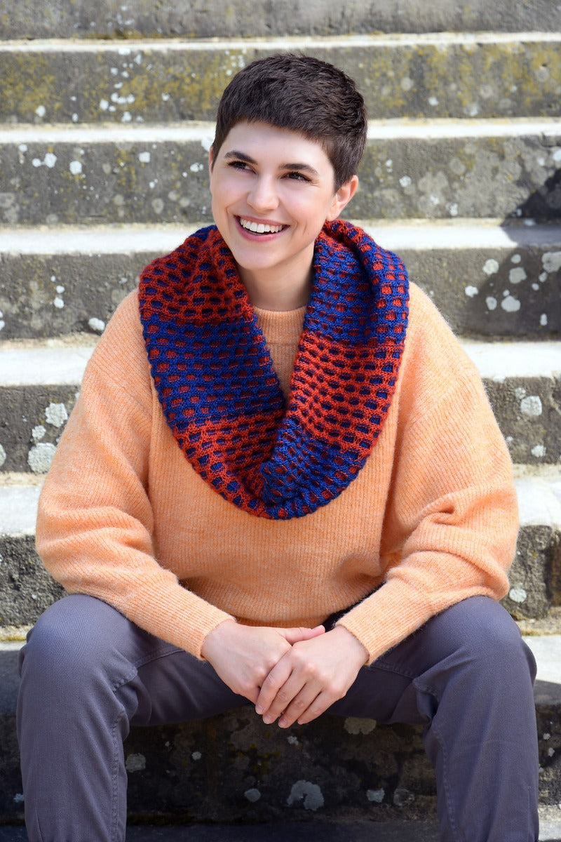 A FREE Nuble Pattern - Katalina Infinity Cowl (PDF)
