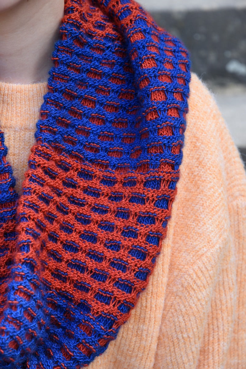 A FREE Nuble Pattern - Katalina Infinity Cowl (PDF)
