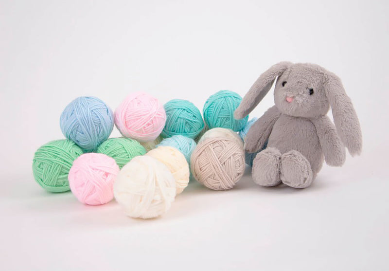 Katia Bunny Blanket Kit: 16 Balls of Yarn, Soft Toy & Pattern