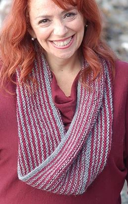 A FREE HiKoo Llamor Pattern - Garter Riff Moebius Cowl
