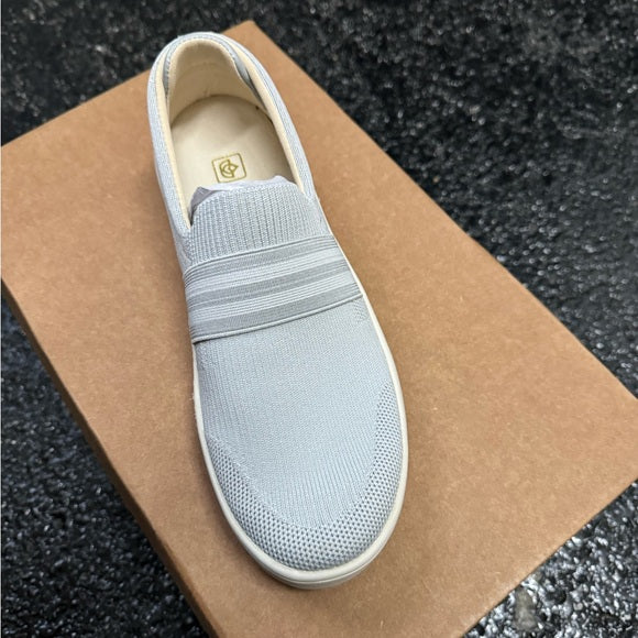 REVITALIGN Women's Marine Slip-on Sneaker - Size 5.5