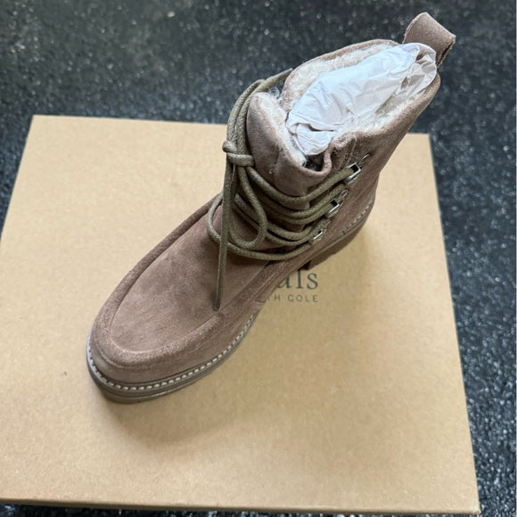 Gentle Souls by Kenneth Cole Women's Bristol Wallaby Boot - Size 5