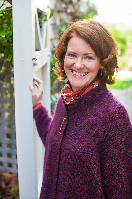 A Churchmouse Yarns and Teas Pattern - Modern Wrapper (PDF)