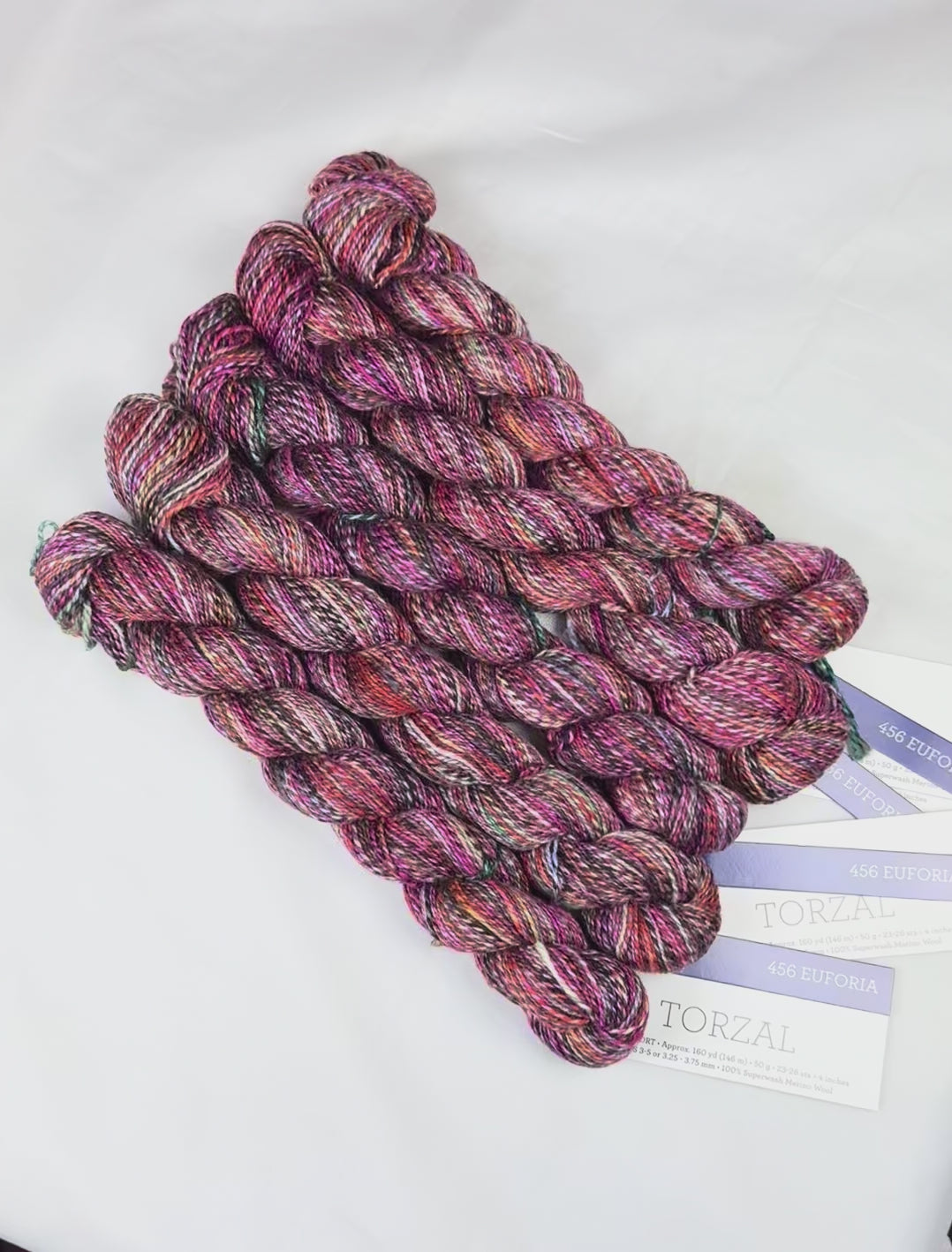 Load video: Malabrigo Torzal - Euforia