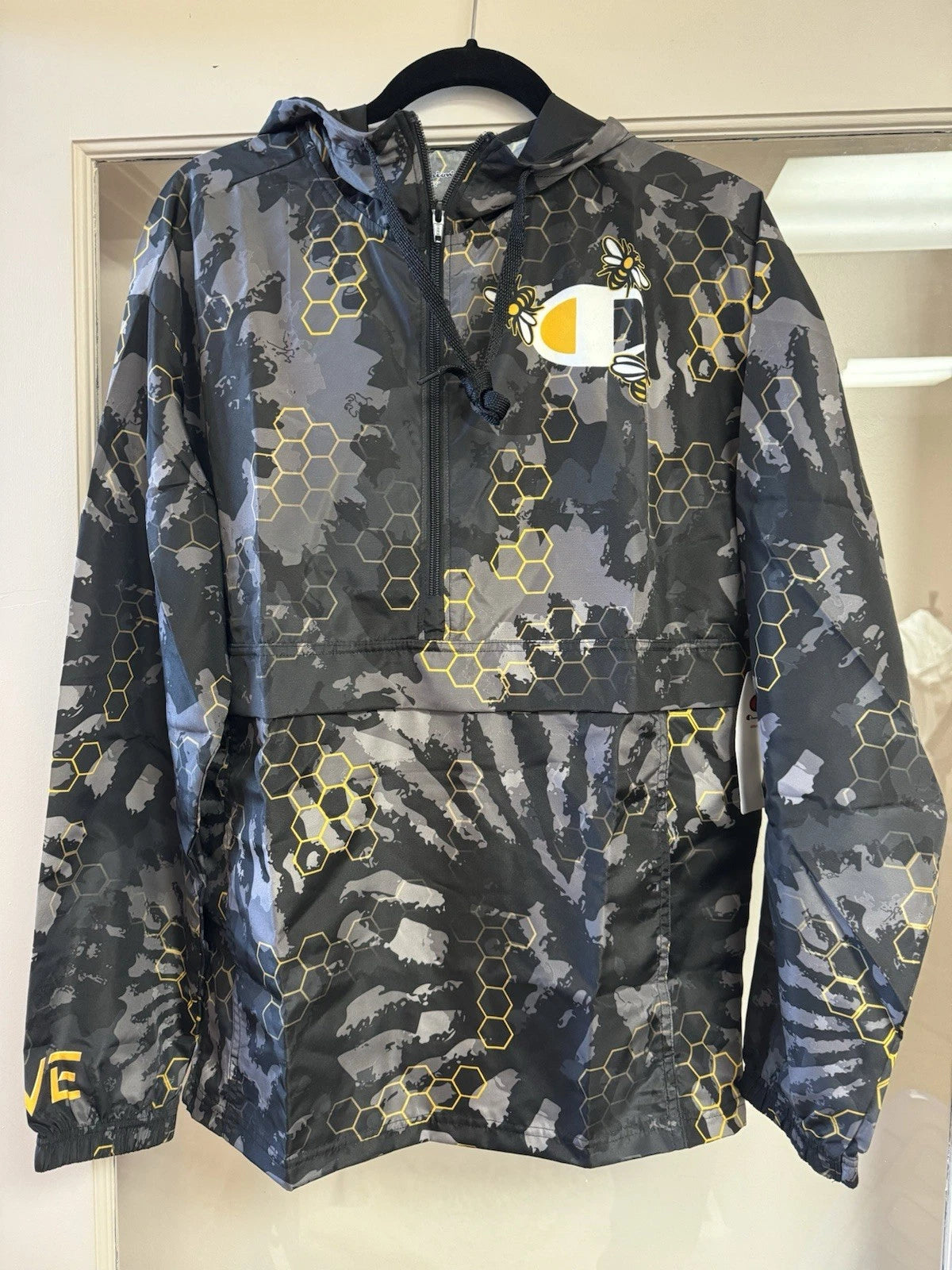 New w/ Tags Champion Savinthebees Black/Gold Anorak Size S