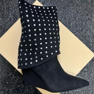YOKI Women's Fold Over Boot New with Box - Black - Size 7