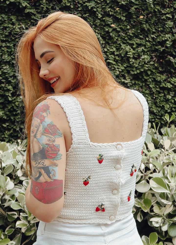 A FREE Circulo Duna Crochet Pattern - Strawberry Cropped Top (PDF)