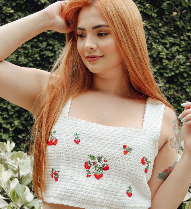 A FREE Circulo Duna Crochet Pattern - Strawberry Cropped Top (PDF) free crochet pattern at Little Knits