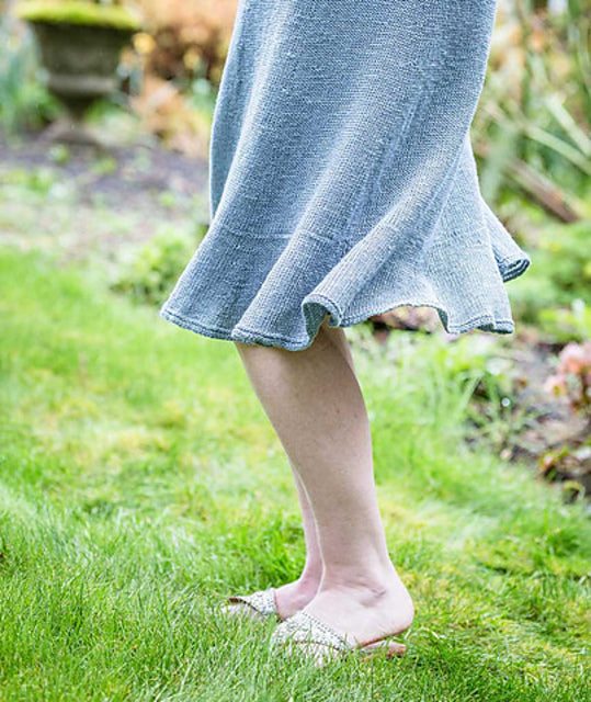 A Churchmouse Yarns and Teas Pattern - Swingy Linen Skirt (PDF)