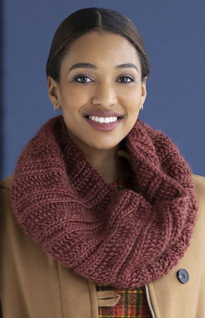 A FREE Ella Rae Pattern - Zuri Cowl (PDF)